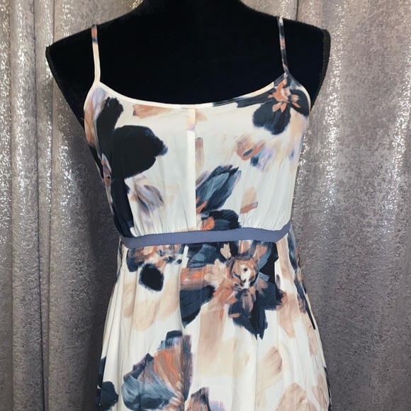 Gorgeous Simply Vera Wang Dress - Picture 4 of 9